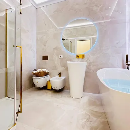 Trevi Fountain Elegant شقة